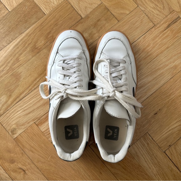 veja v12 gum sole womens